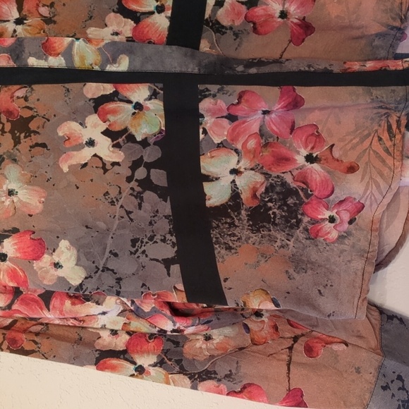 Tolani collection Adele button down Boho Floral patches Long Sleeve Blouse XL - Picture 4 of 10